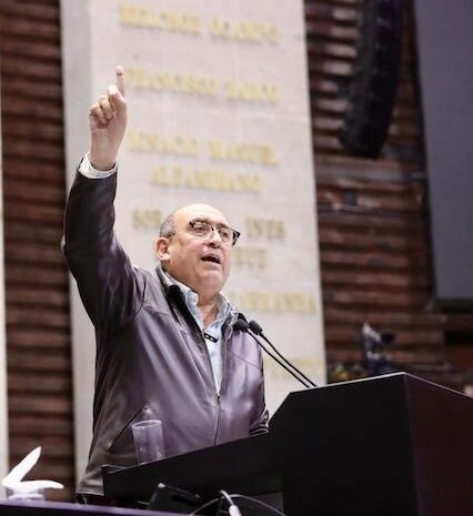  Rubén Moreira propone garantizar 60 litros diarios de agua como derecho constitucional
